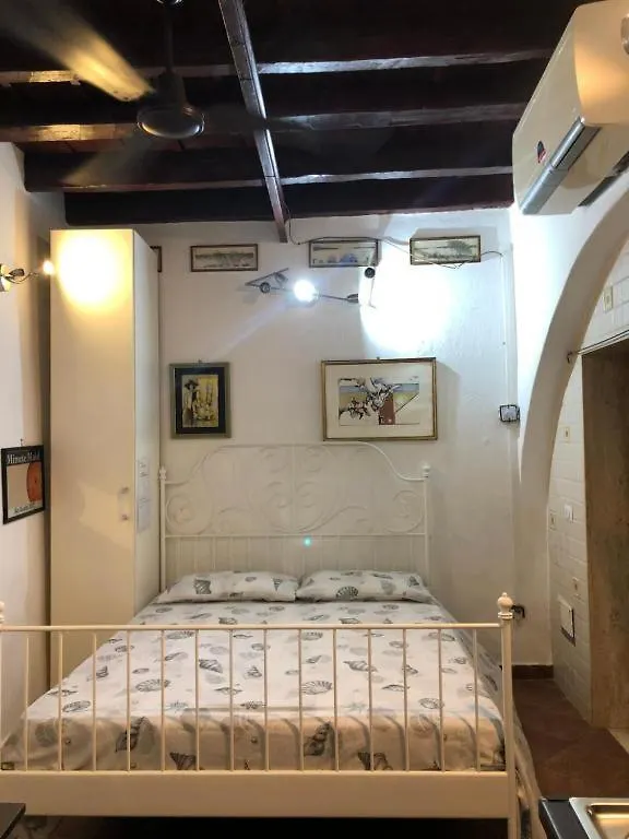Nicolaiano Not Valid Apartment Bari 0*,